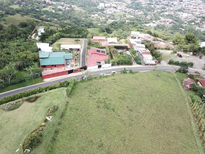 Venta de lote de 2000 m2 en San Antonio Escazú - Imagen 4