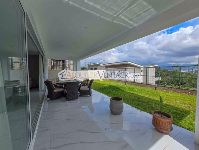 CONDO DE 305 M2 CON 546 M2 DE LOTE EN GUACHIPELIN ESCAZU - Imagen 11