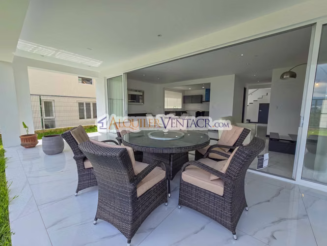 CONDO DE 305 M2 CON 546 M2 DE LOTE EN GUACHIPELIN ESCAZU - Imagen 18