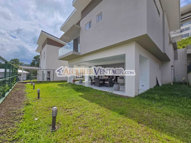 CONDO DE 305 M2 CON 546 M2 DE LOTE EN GUACHIPELIN ESCAZU - Imagen 16