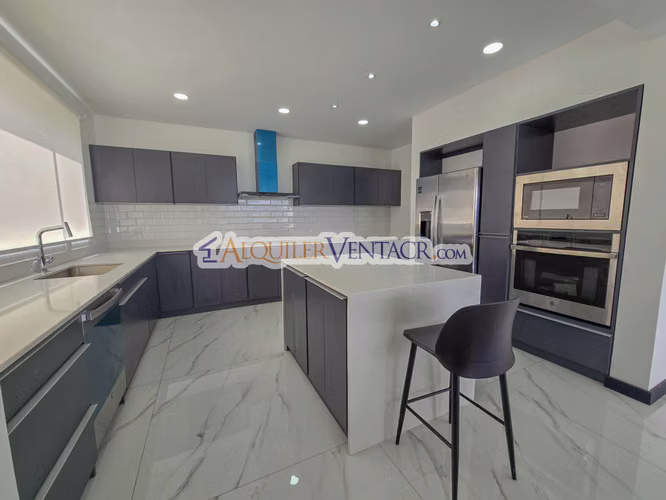 CONDO DE 305 M2 CON 546 M2 DE LOTE EN GUACHIPELIN ESCAZU - Imagen 5