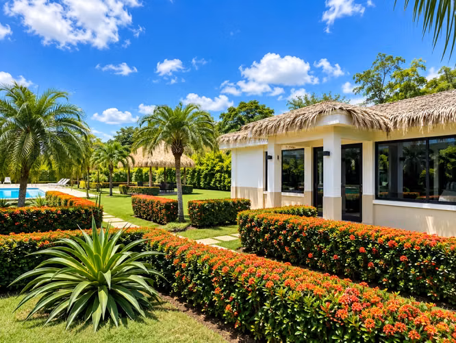 Casa de dos pisos en alquiler con piscina privada en Loma Verde, Tamarindo.