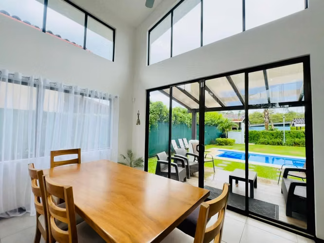 Two-Story Home for Rent with Private Pool in Loma Verde, Ta - Imagen 13