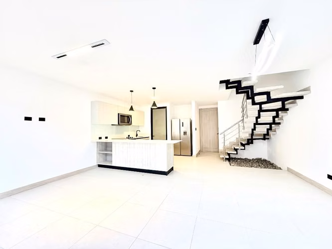 Alquiler casa de 3 habitaciones, condominio amenidades de lujo
