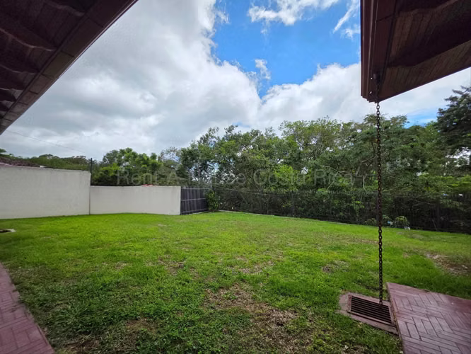 Casa en Venta en Altamonte Curridabat con Acabados Premium y Jardín Extenso - Imagen 16