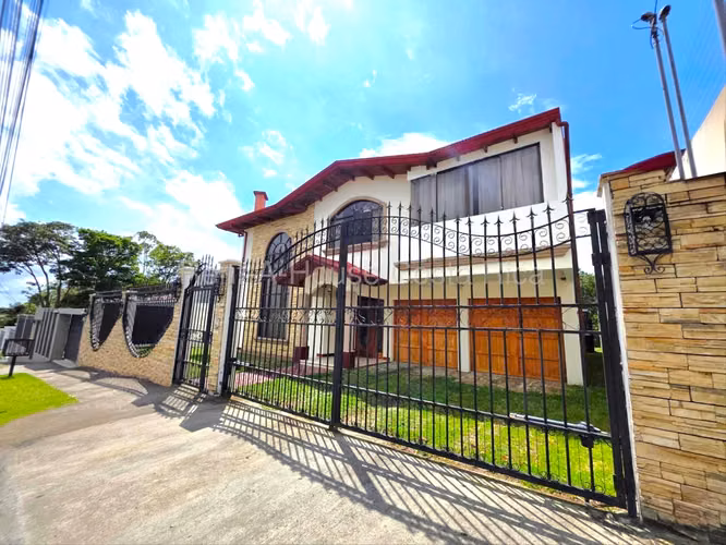 Elegant House for Sale in Altamonte Curridabat with Premium Finishes and Large Green Area