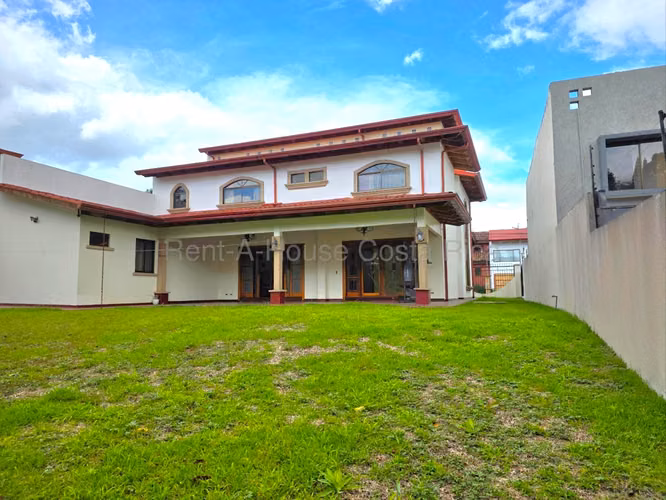 Casa en Venta en Altamonte Curridabat con Acabados Premium y Jardín Extenso - Imagen 17