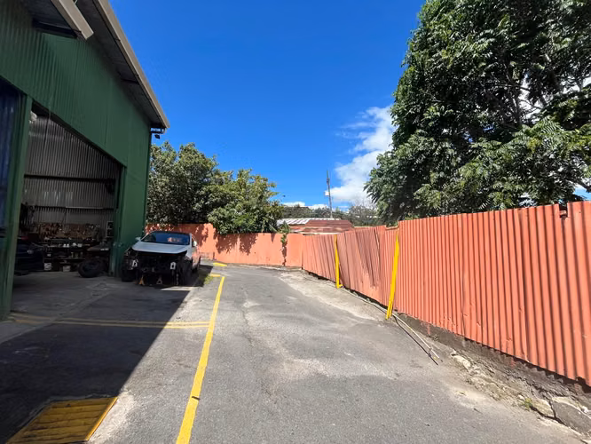 Para Inversión! Bodegas con lote grande - Desamparados ID6090 - Imagen 3