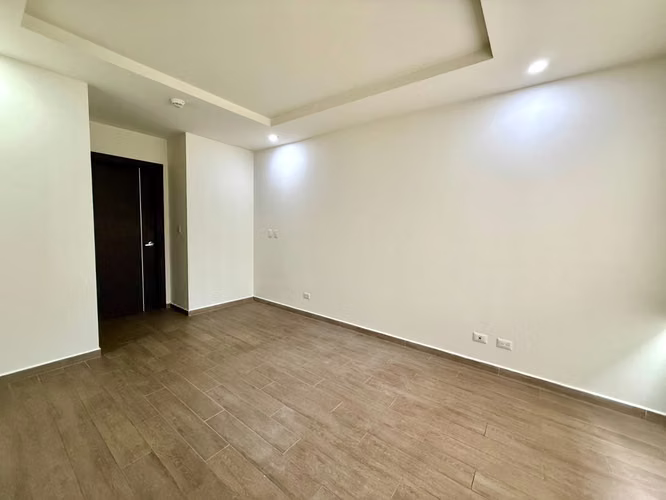 Apartamento con Jardin y Linea Blanca en Santa Ana Alquiler - Imagen 14