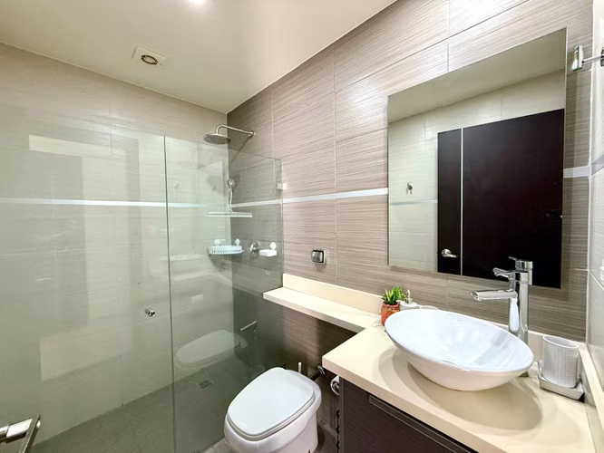 Apartamento con Jardin y Linea Blanca en Santa Ana Alquiler - Imagen 9