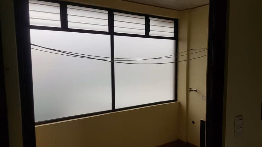 SE ALQUILA APARTAMENTO EN EL ALTO DE GUADALUPE CÉNTRICO Y SEGURO - Imagen 4