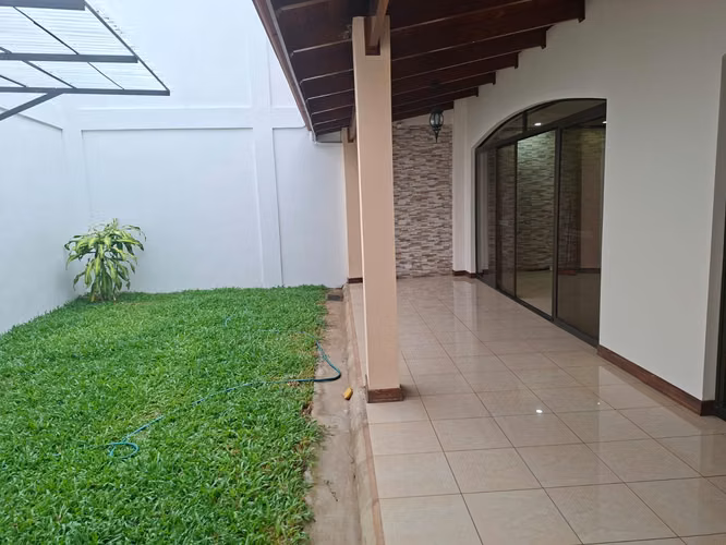 Casa 415 m² en alquiler en Collados del Este - Imagen 5