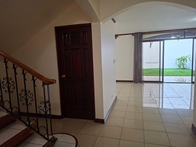 Casa 415 m² en alquiler en Collados del Este - Imagen 7