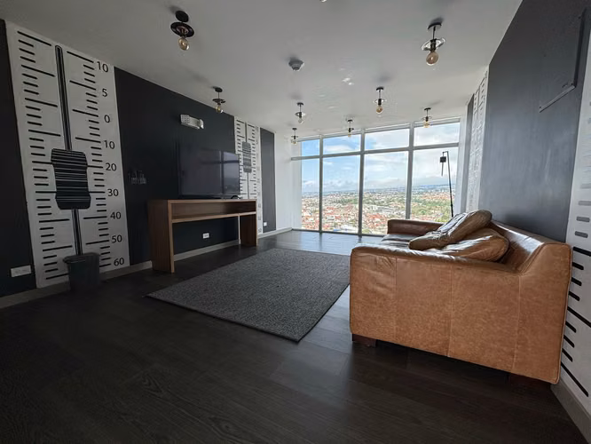 Estudio Moderno con PARQUEO TECHADO! Alquiler en Torre iFreses, Curridabat. - Imagen 11