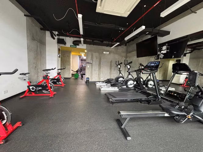 Estudio Moderno con PARQUEO TECHADO! Alquiler en Torre iFreses, Curridabat. - Imagen 16