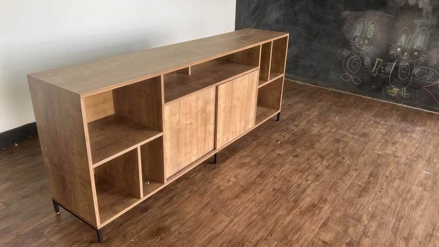 Mueble o Mesa Para Pantalla. Importada Como Nueva Mide 180 cm Largo X 36 cm Fondo X 73 cm Alto