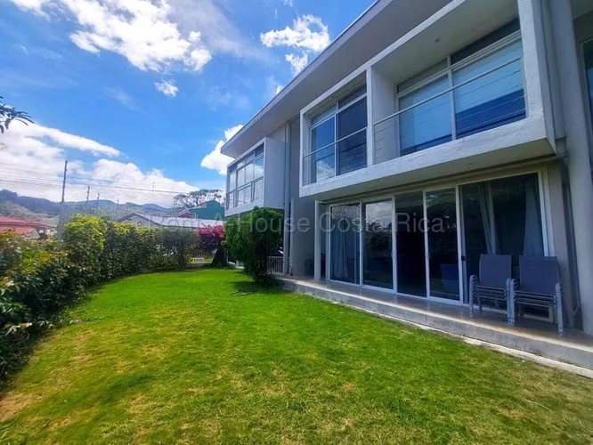 House for Sale in Piedades de Santa Ana. RAH 26-1779