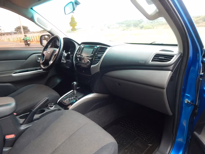 MITSUBISHI L200 SPORTERO DID 4X4 AUTOMATICO 2018 - Imagen 8