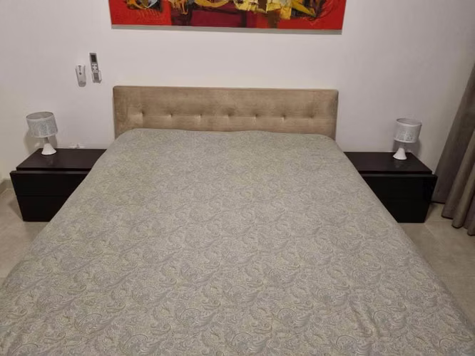 ALTEA ALTEA CHEEN Bed in Wood. Like New (NOT INCLUDING COLCHON)