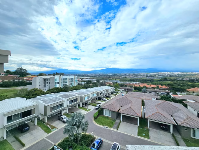 Apartamento Amueblado de Lujo - 2 Hab. - Terraza Privada - Guachipelín Norte - Imagen 4