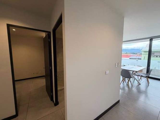 Se alquila apartamento en Rohrmoser. - Imagen 2