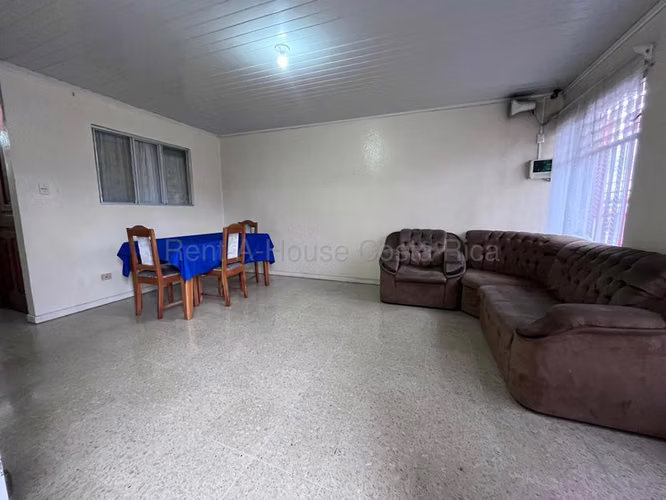 Venta de 2 Casas en San Pablo de Heredia. 27-42