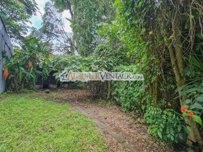 Propiedad con uso suelo mixto / un nivel de 463 m2 / 1.100 m2 lote x Distrito 4 Guachipelín Escazú - Imagen 10