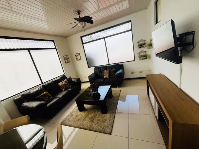 Alquilo Apartamento Amueblado en Escazú SS - Imagen 2