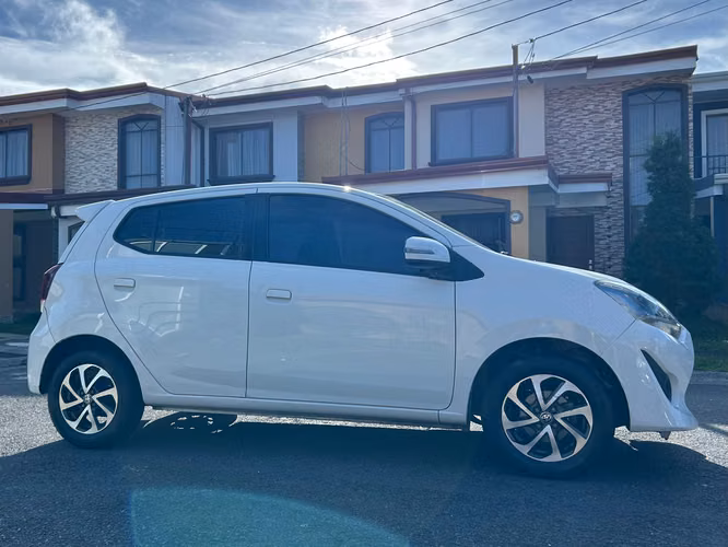 NEGOCIABLE Toyota Agya 2018