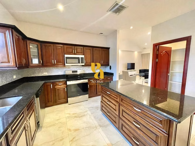 Alquiler de apartamento amueblado en Escazú - Imagen 6