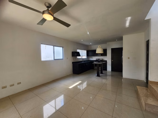 Espacioso Apartamento en La Guácima 3 Habs, Balcón, Patio 2 parq - Imagen 4