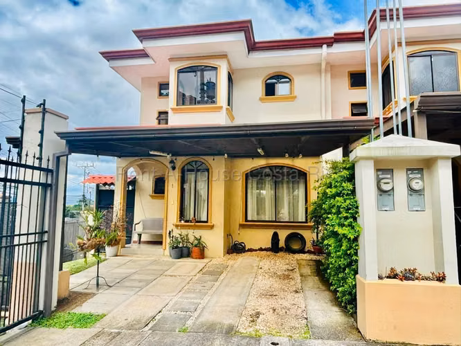 Venta de Casa en Condominio en Tirrases Curridabat
