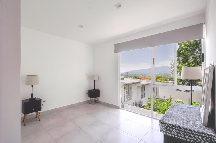 HERMOSA CASA AMUEBLADA SANTA ANA - Imagen 10