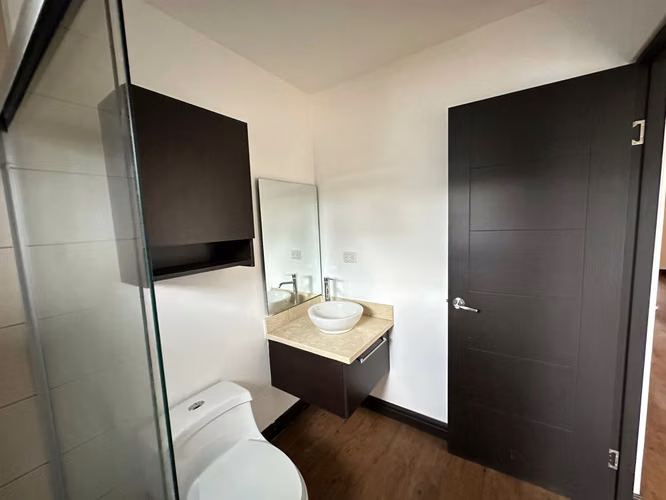 Condominio con amenidades en Guachipelín Norte $ 2000 + IVA - Imagen 4