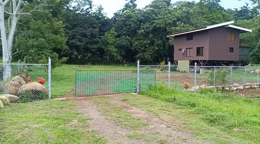 Una propiedad excepcional donde el confort, el diseño y la naturaleza se unen en perfecta armonia