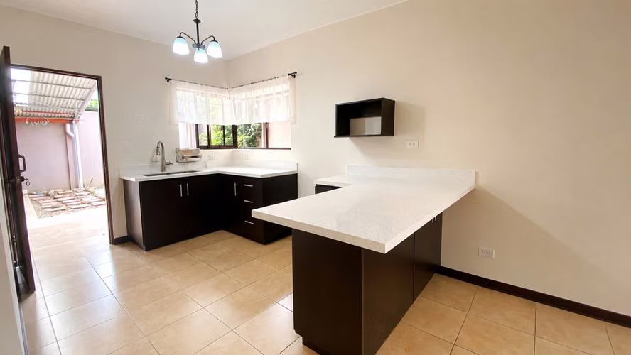 Casa en venta en Patarra de Desamparados