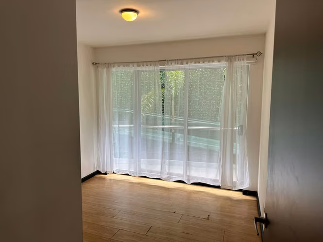 Moderno Apartamento en Rohrmoser con Amenidades – $1300 - Imagen 2