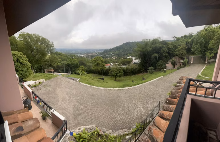  Habitación en Casa Independiente – Río Oro  250.000 mensuales