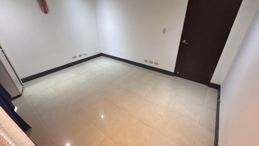  Habitación en Casa Independiente – Río Oro  250.000 mensuales
