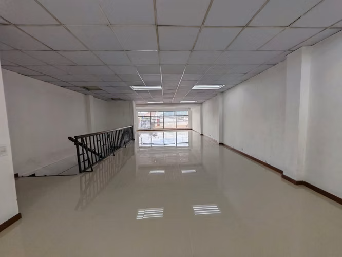 Edificio comercial en alquiler en el centro de Desamparados | 250 m² + espacios adicionales - Imagen 10