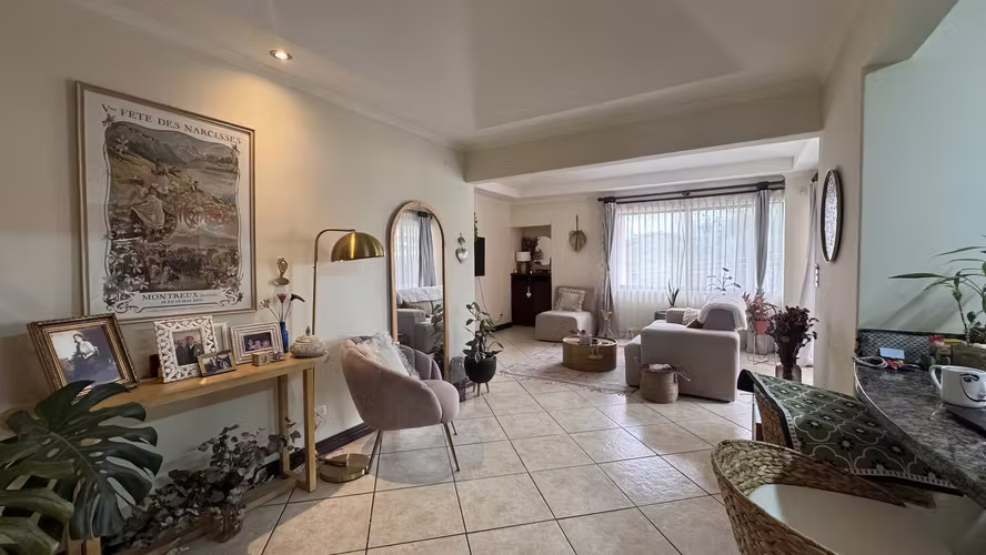 Venta de apartamento en condominio en Escazú, ideal para inversión (AD)