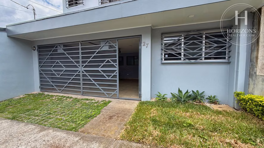 Casa en Venta Residencial El Pinar, San Pedro 3 Hab + Oficina NJA1418SB - Imagen 2