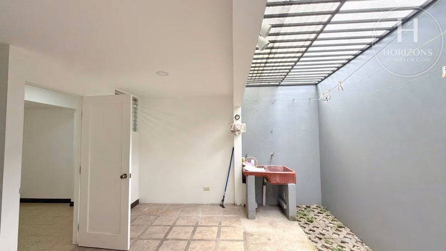 Casa en Venta Residencial El Pinar, San Pedro 3 Hab + Oficina NJA1418SB - Imagen 12