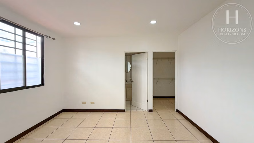 Casa en Venta Residencial El Pinar, San Pedro 3 Hab + Oficina NJA1418SB - Imagen 18