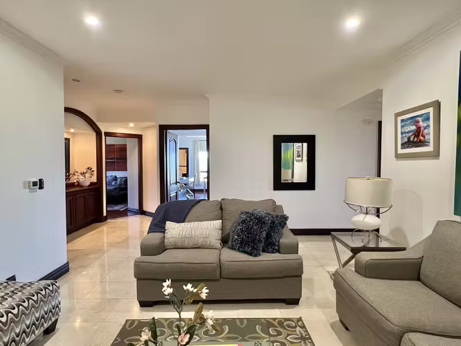 Alquiler de apartamento amueblado en Jaboncillos, Escazú - Imagen 10
