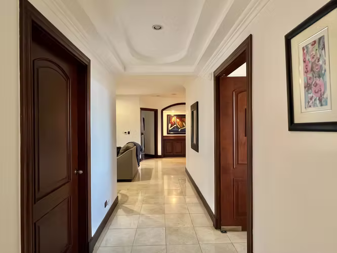 Alquiler de apartamento amueblado en Jaboncillos, Escazú - Imagen 9