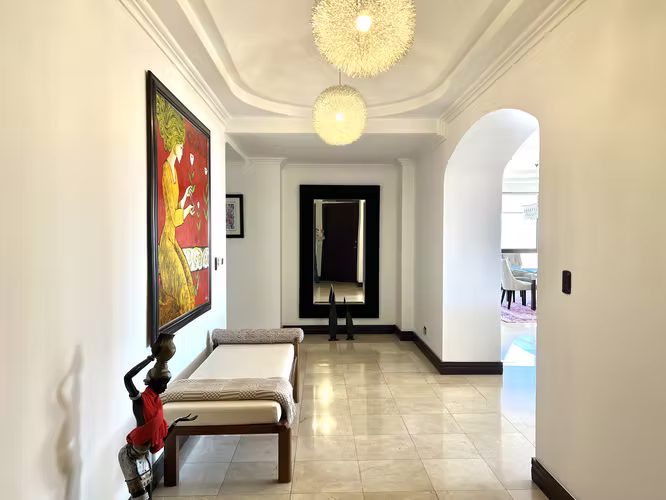 Alquiler de apartamento amueblado en Jaboncillos, Escazú - Imagen 2