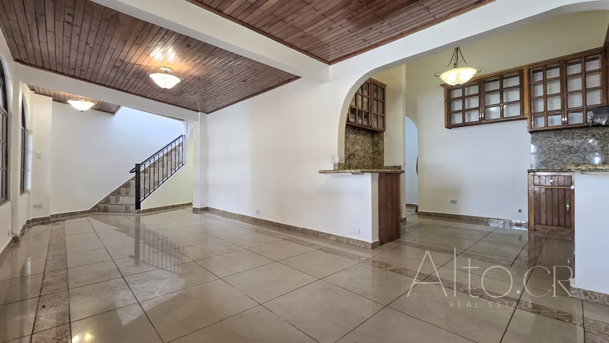 SANTA ANA CENTRO INDEPENDIENTE  |  3 HABITACIONES  |  PORTON CERRADO - Imagen 3