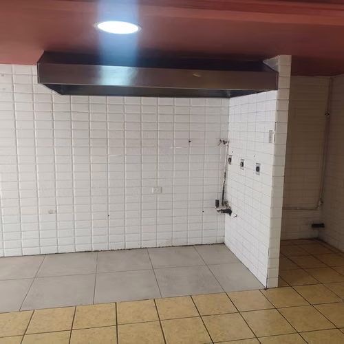 Alquiler de  local en San José ¡El punto comercial que tu negocio necesita! - Imagen 3