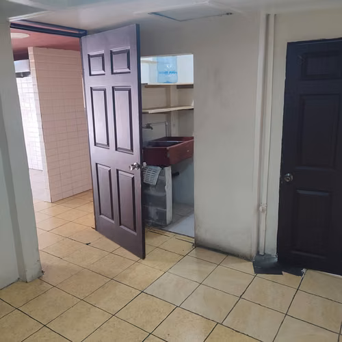 Alquiler de  local en San José ¡El punto comercial que tu negocio necesita! - Imagen 11